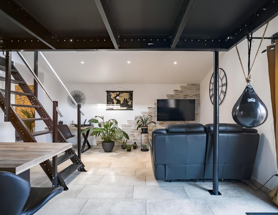 Loft Avec Jardin Et Parking Prive Apartment Troyes Exterior photo
